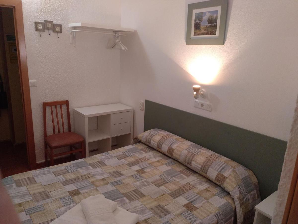 Pension Miraflores Сарагоса Экстерьер фото