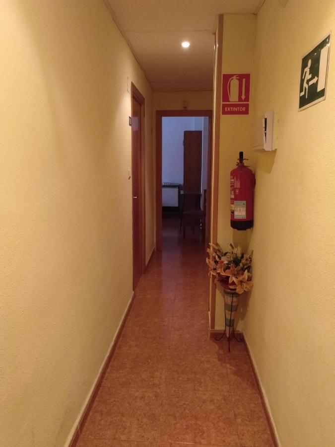 Pension Miraflores Сарагоса Экстерьер фото