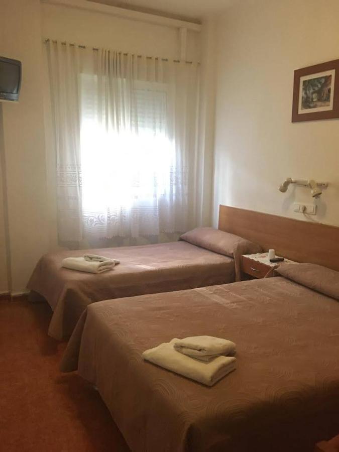 Pension Miraflores Сарагоса Экстерьер фото
